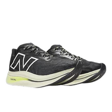 Load image into Gallery viewer, Men&#39;s New Balance FuelCell SuperComp Trainer v2